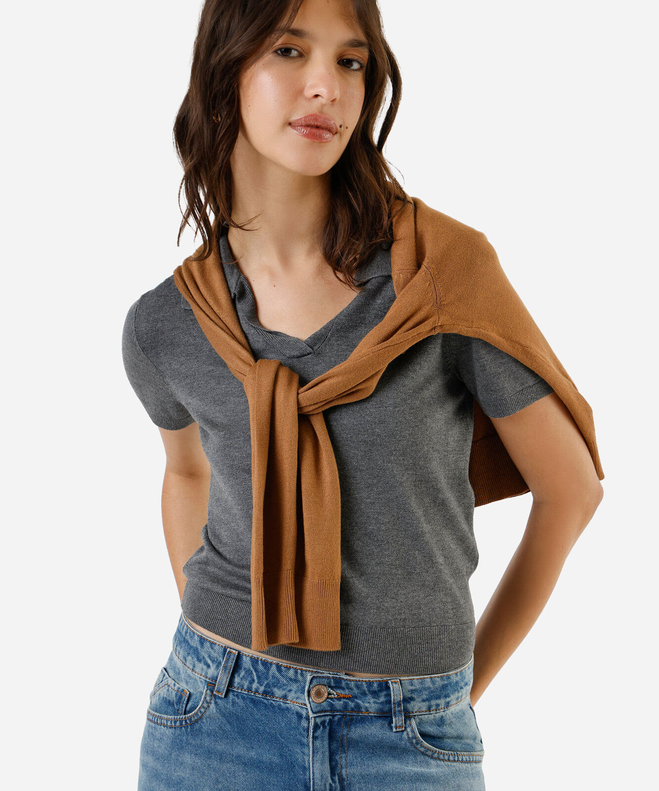 polo básica feminina de tricot manga curta cinza
