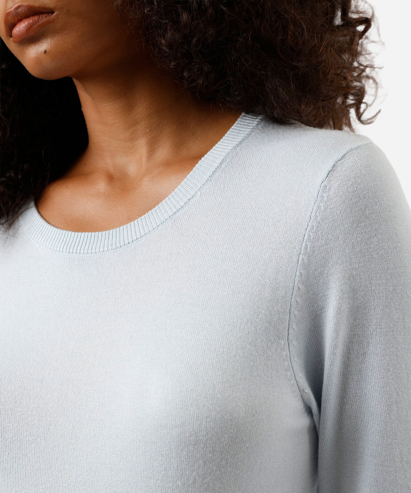 suéter de tricot manga longa básico azul