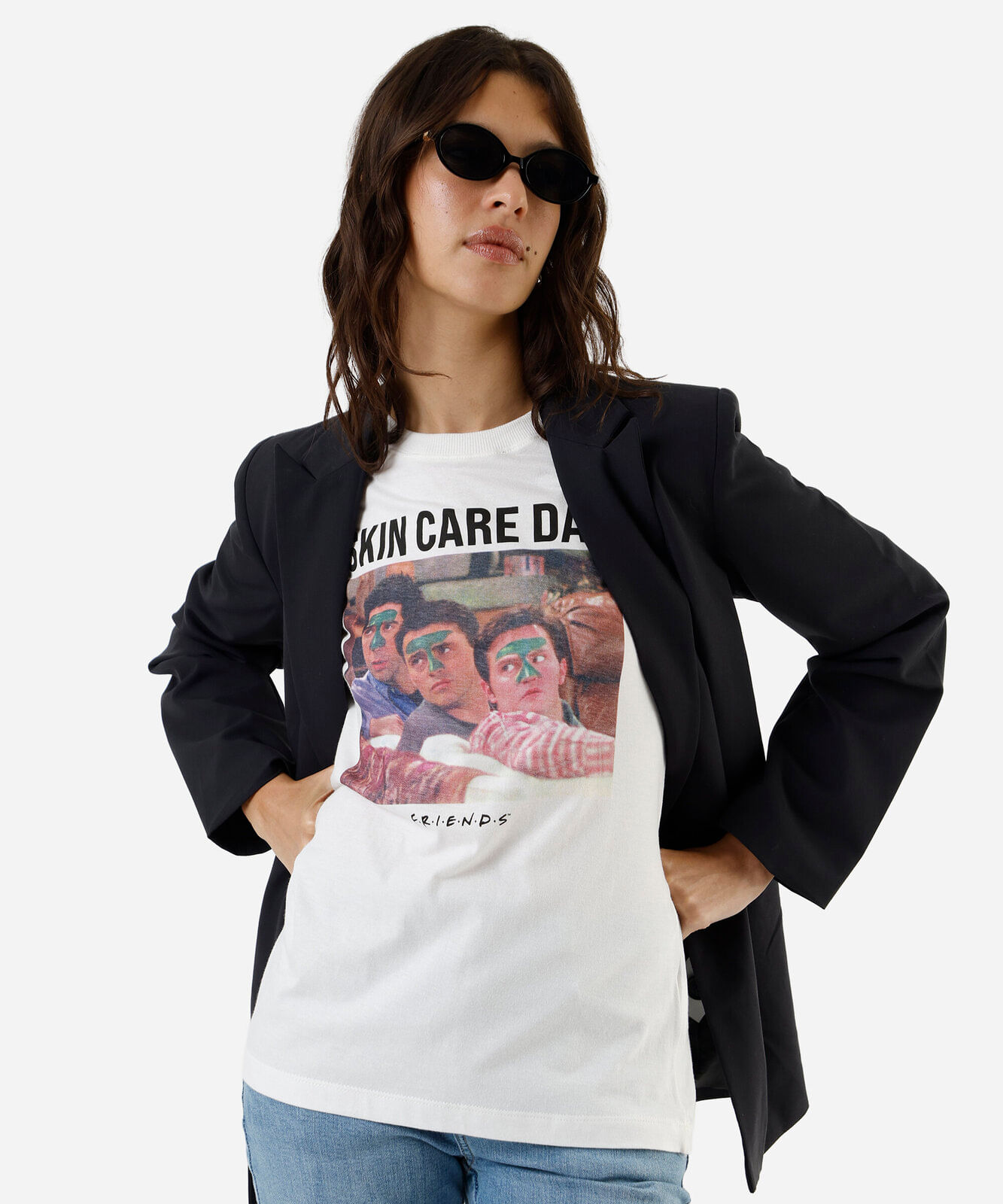 camiseta feminina de algodão estampada friends off white