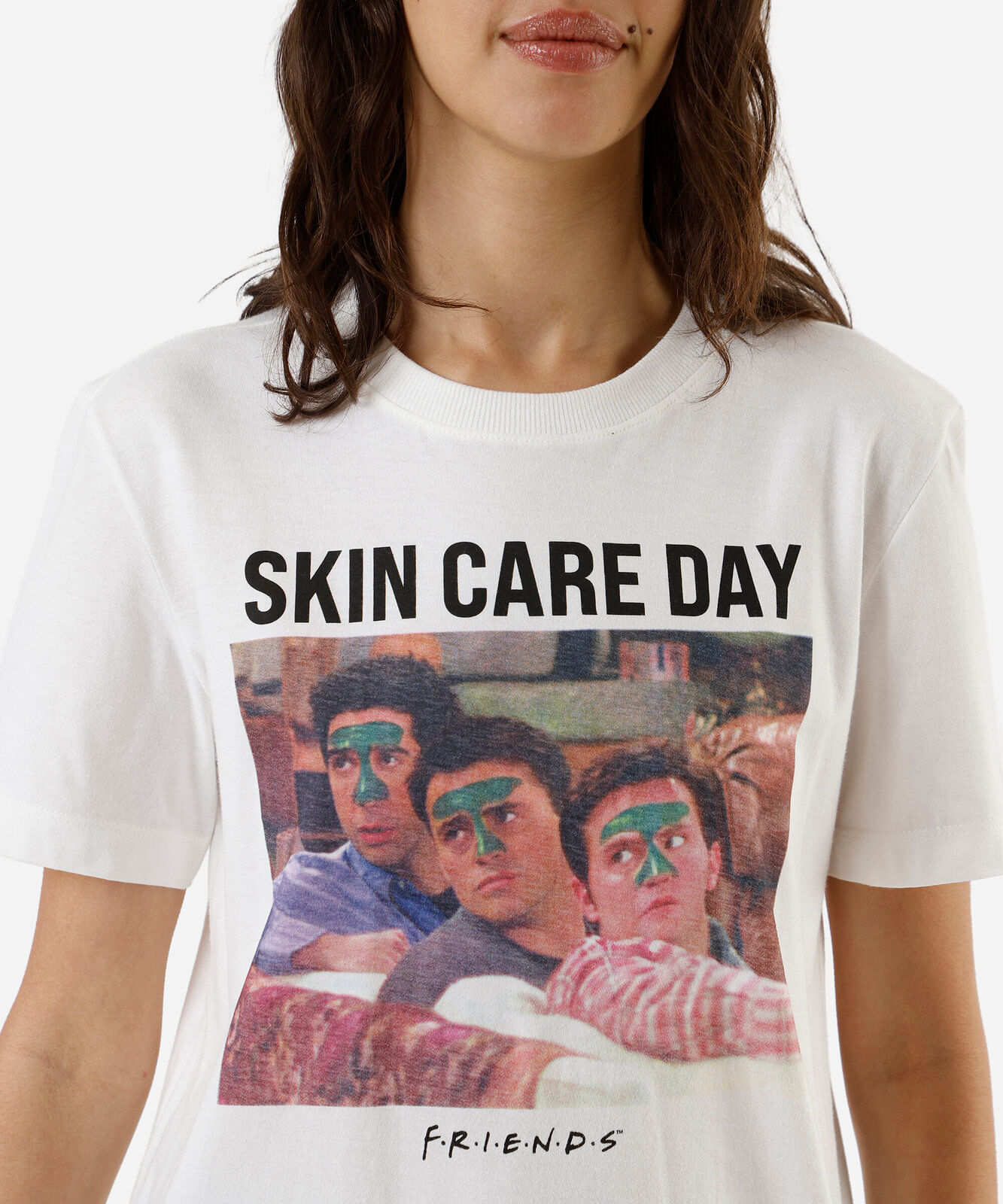 camiseta feminina de algodão estampada friends off white