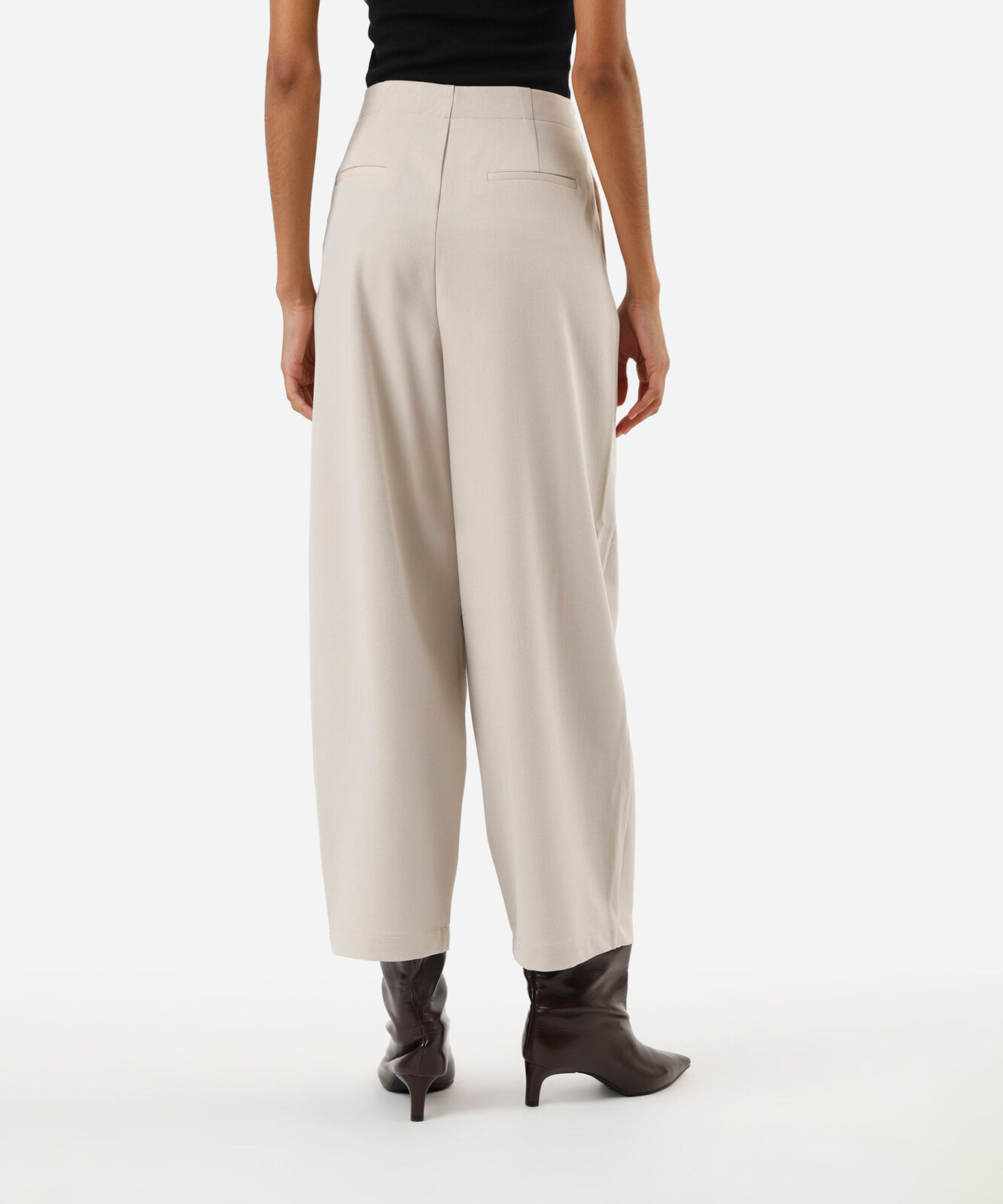 calça de alfaiataria feminina com pregas cintura alta bege
