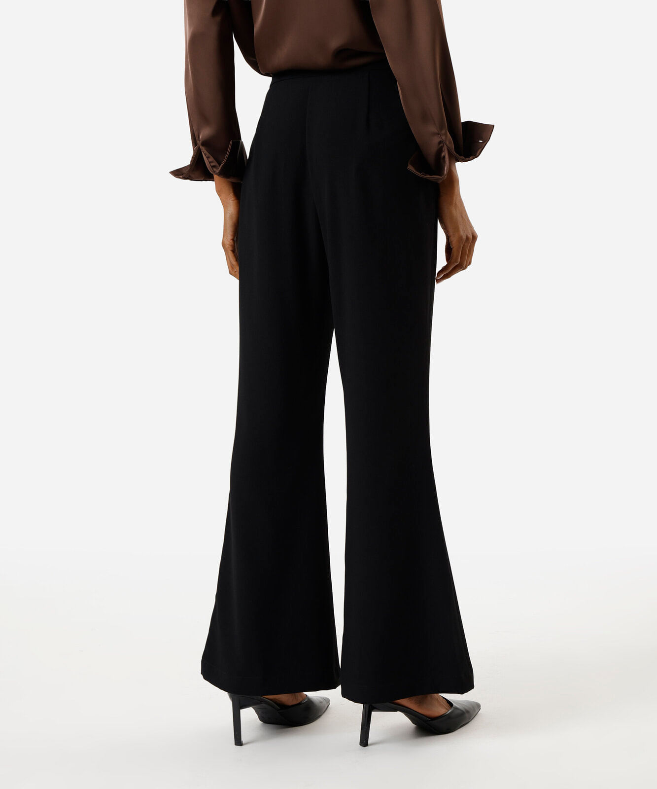 calça flare de alfaiataria feminina cintura alta preta