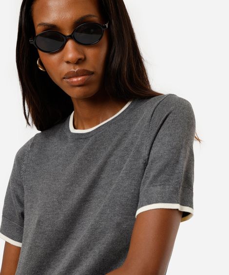 blusa manga curta regular friso contrastante cinza