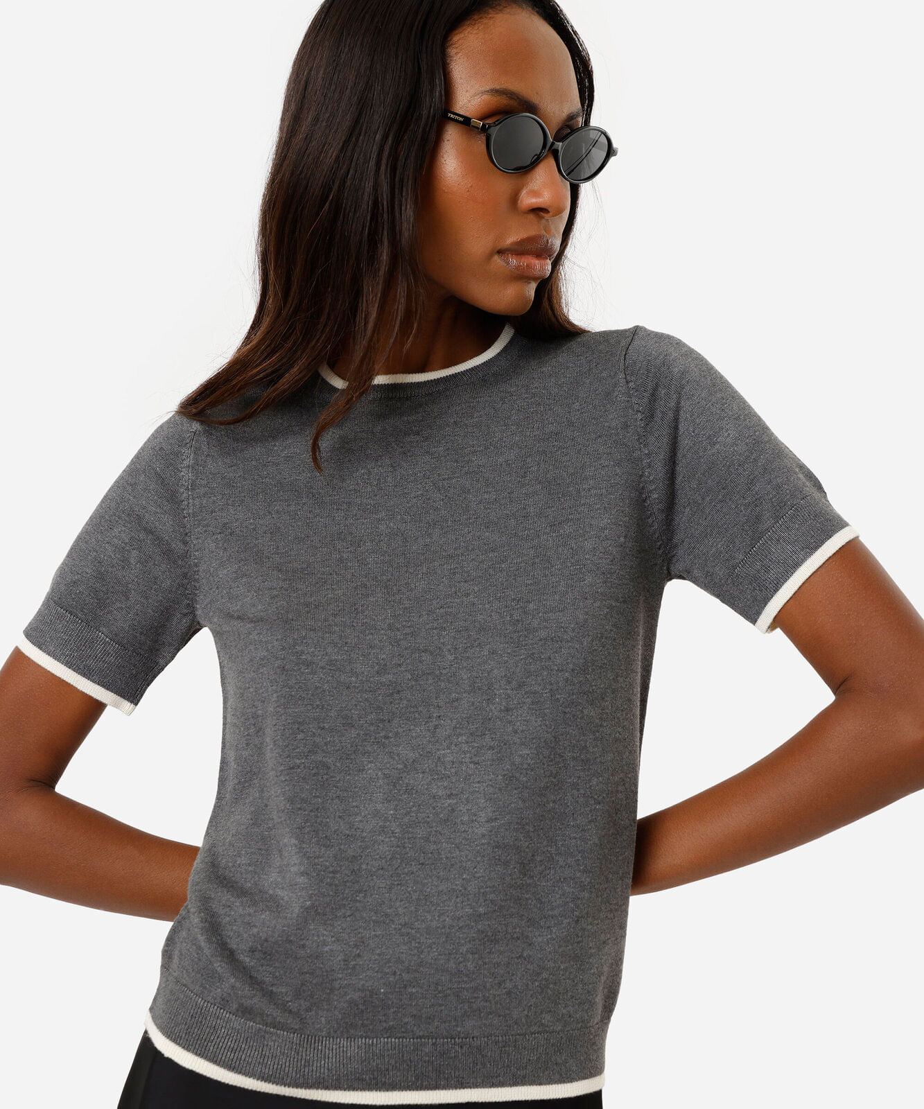 blusa manga curta regular friso contrastante cinza