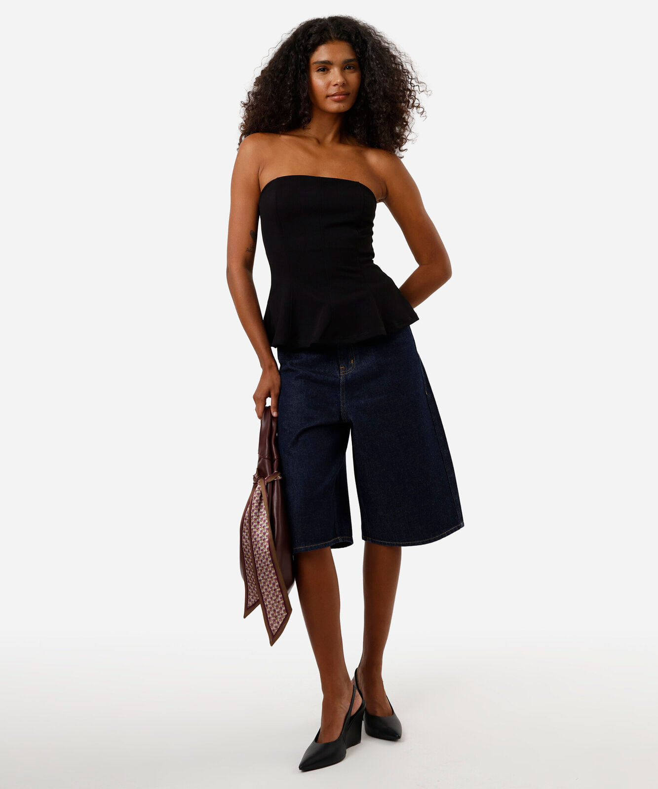 blusa peplum feminina sem alça texturizada preta
