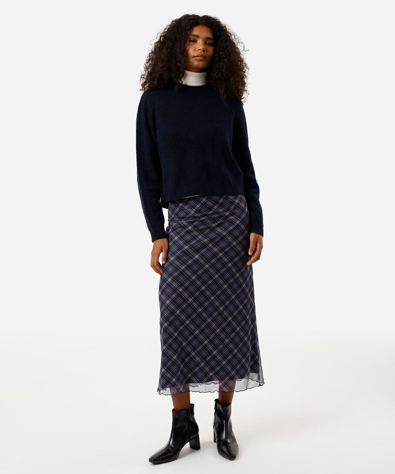 suéter básico feminino cropped de tricot azul