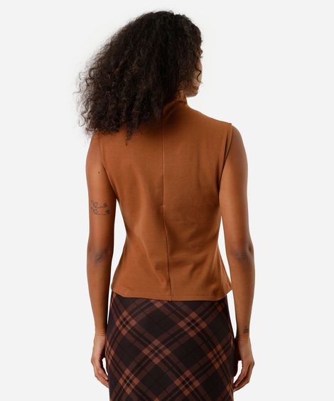 blusa feminina de algodão com gola alta marrom