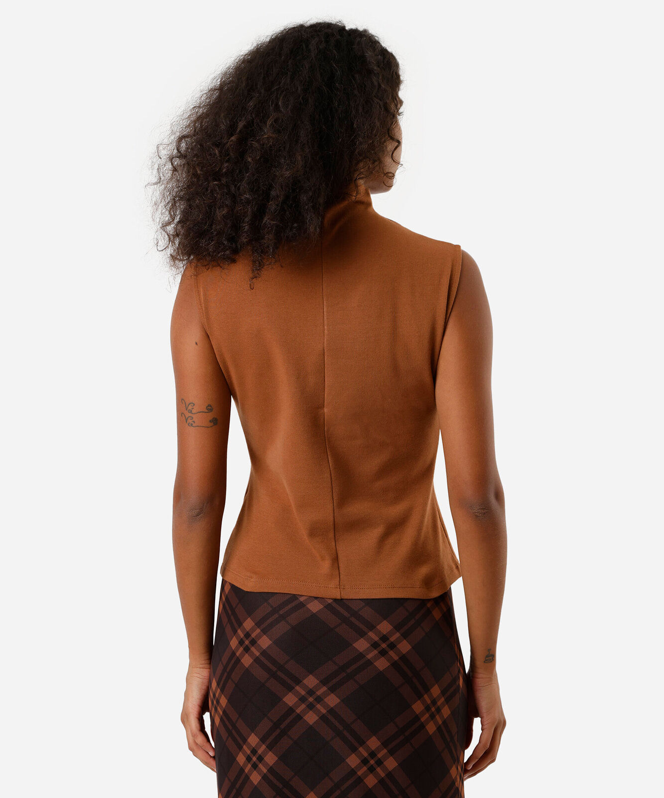 blusa feminina de algodão com gola alta marrom