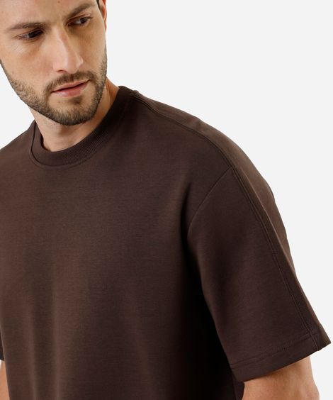 camiseta box fit masculina com algodão e recorte manga curta marrom