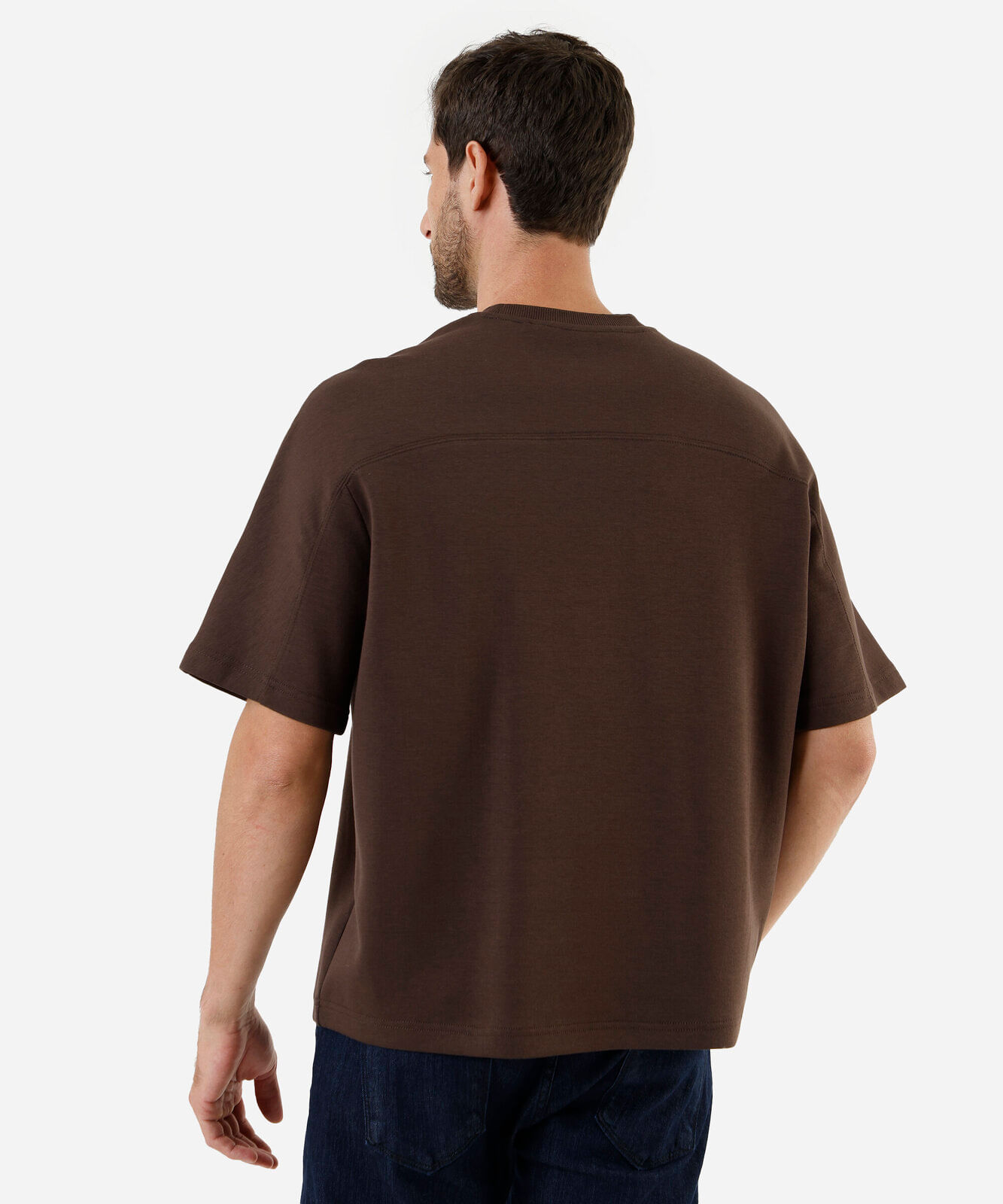 camiseta box fit masculina com algodão e recorte manga curta marrom
