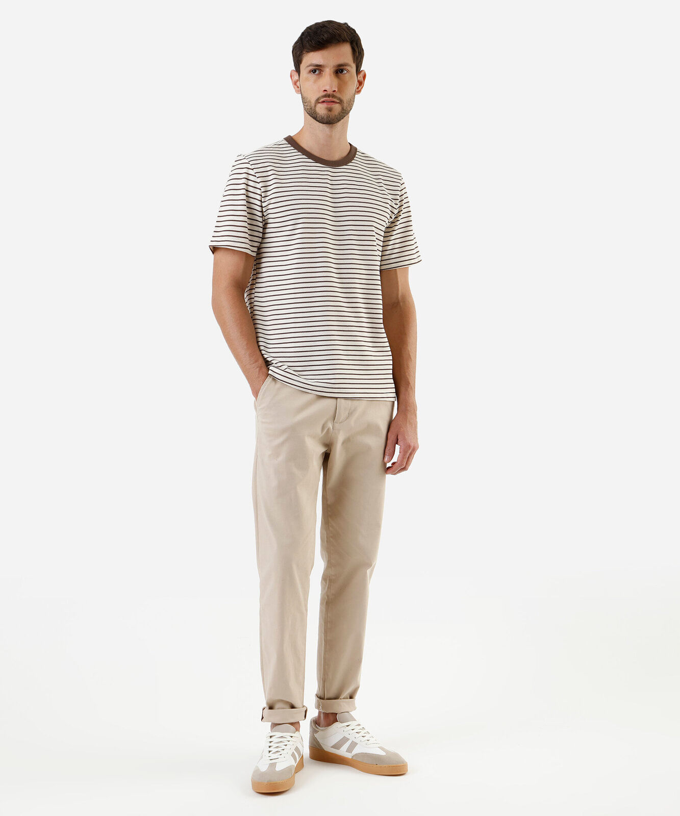 camiseta masculina com algodão manga curta listrada texturizada marrom