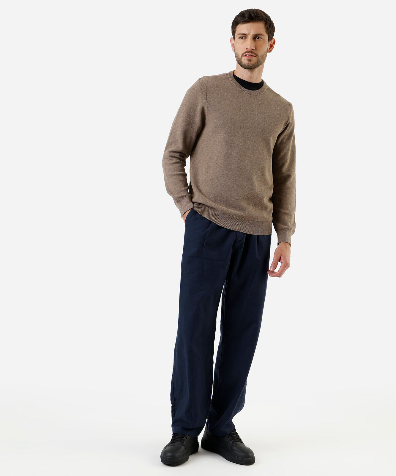 suéter masculino de tricot gola redonda manga longa bege