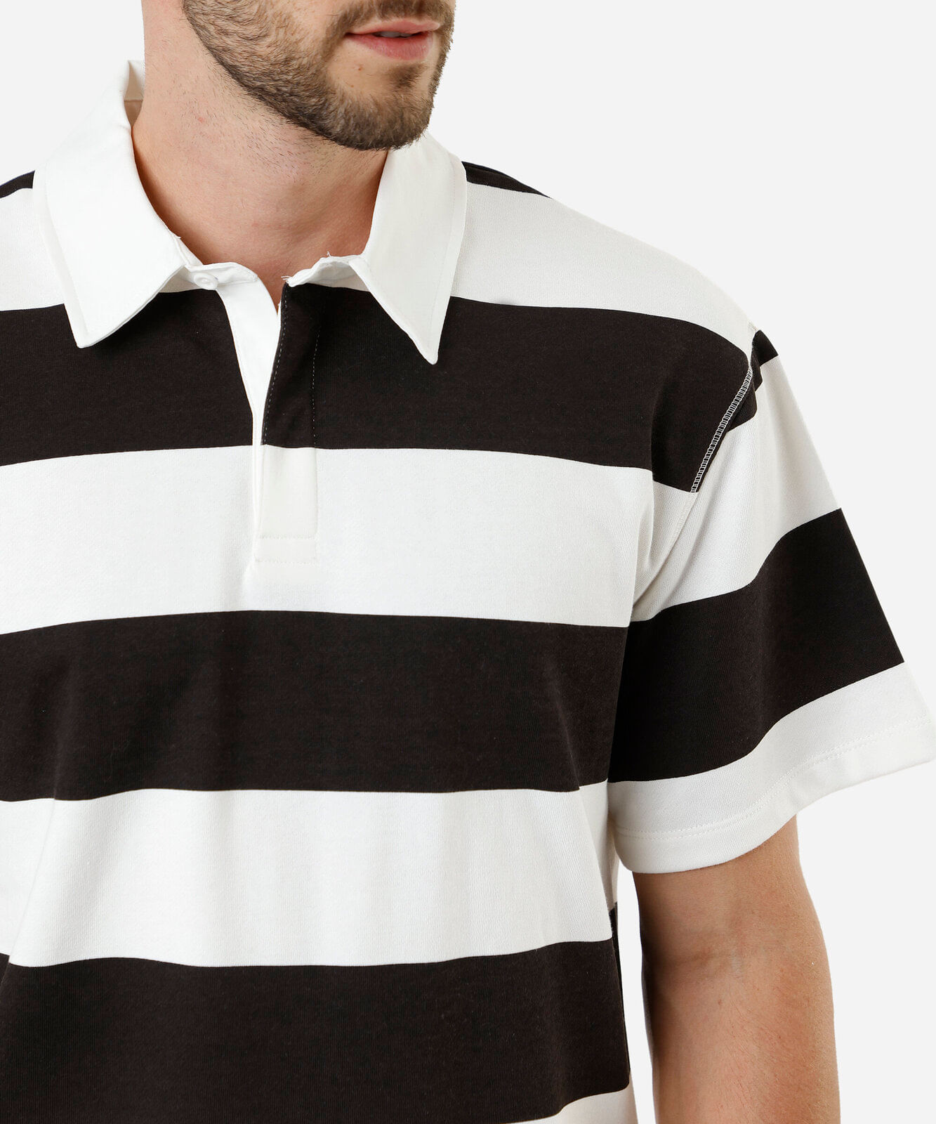polo masculina de moletom listrada  off white