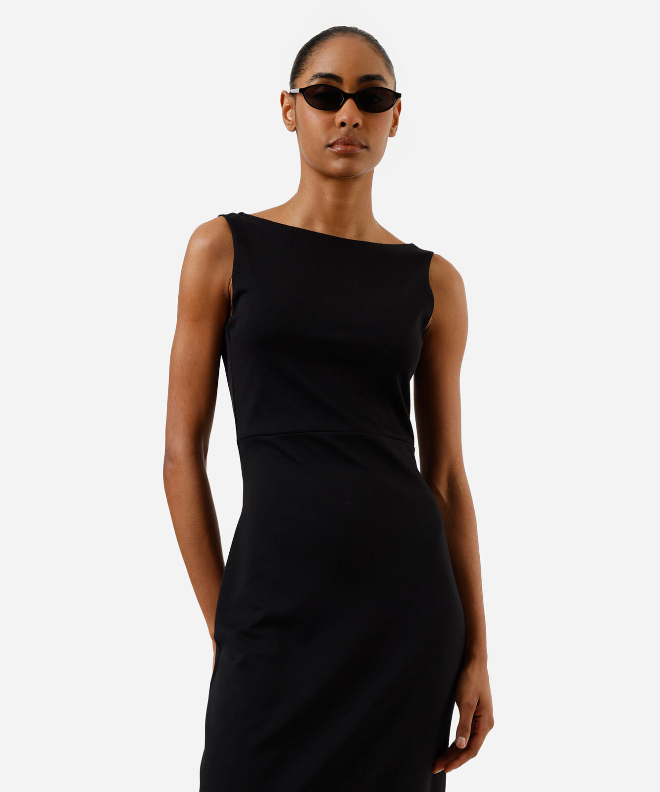 vestido midi feminino decote costas com fenda preto