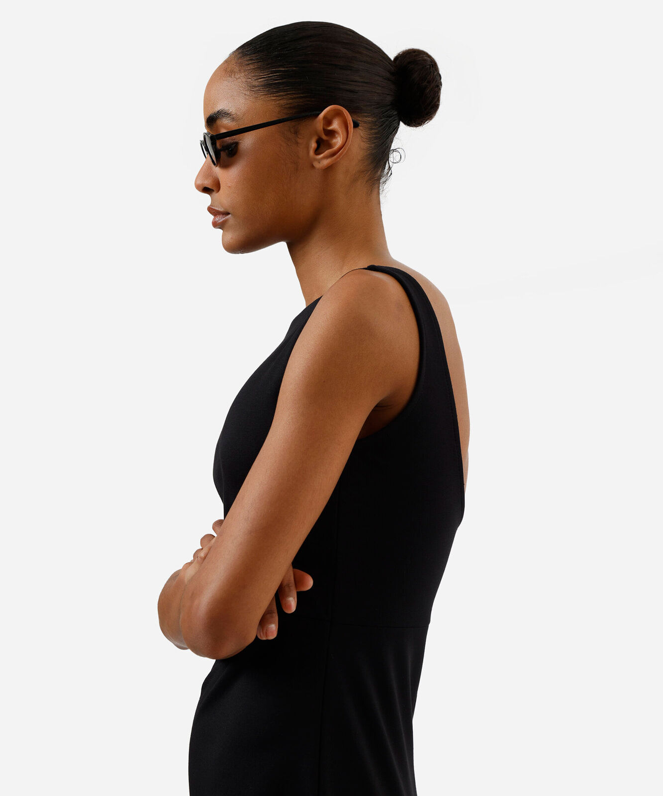 vestido midi feminino decote costas com fenda preto