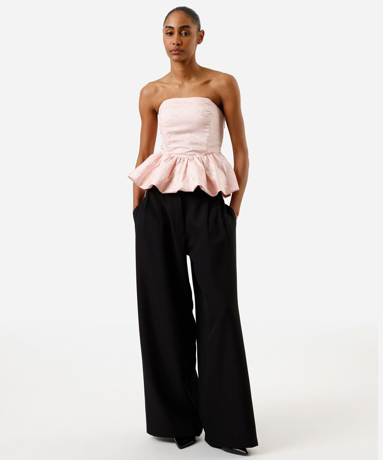 blusa peplum feminina de jacquard sem alça  floral rosa