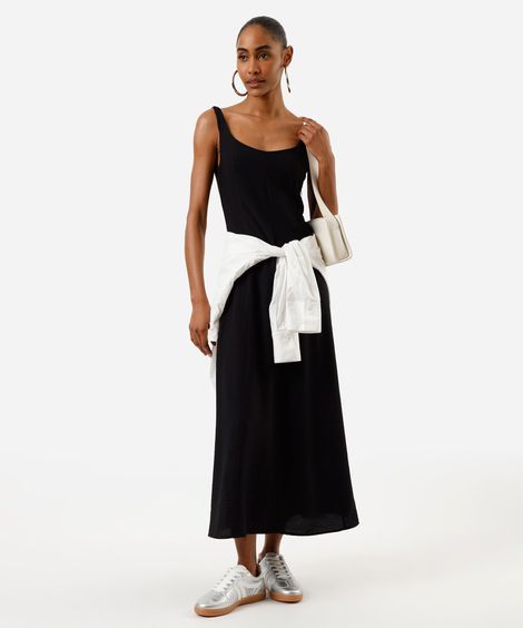 vestido midi evasê feminino com viscose e recortes preto