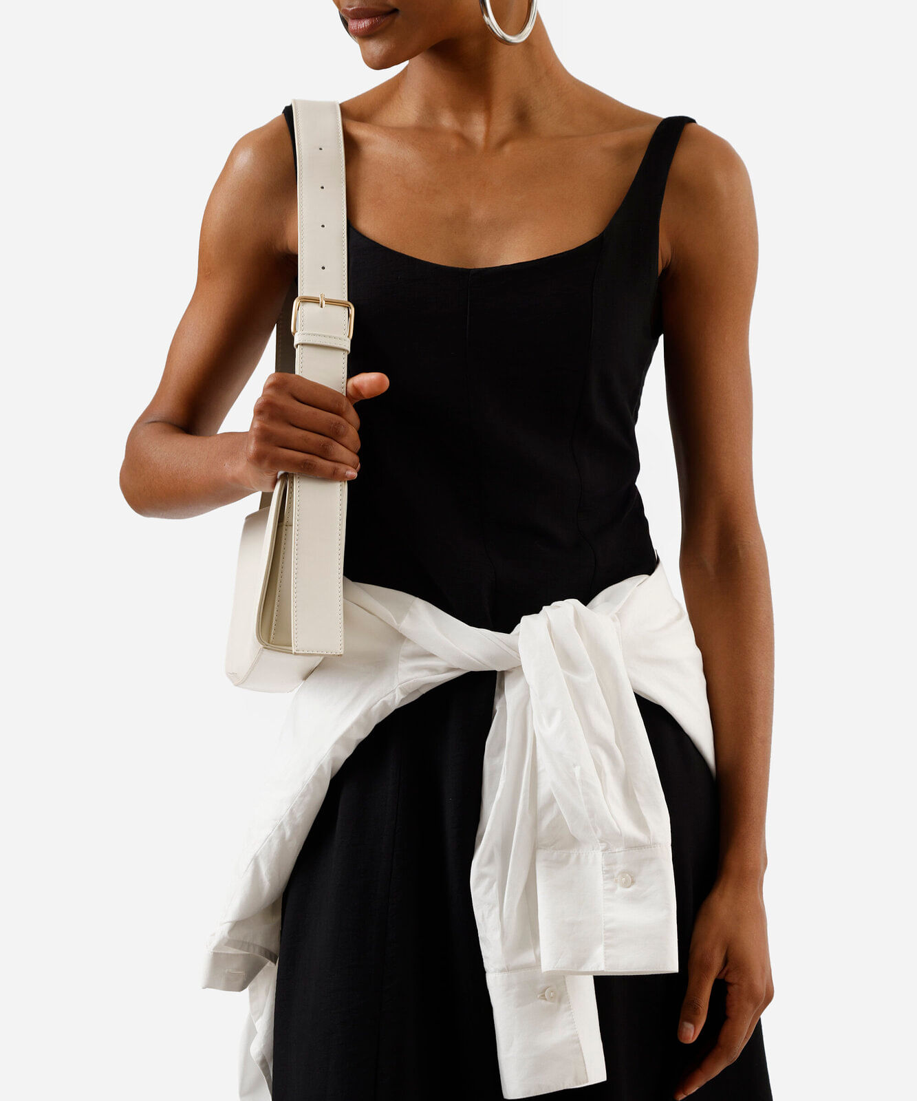 vestido midi evasê feminino com viscose e recortes preto