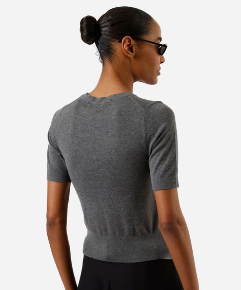 blusa manga curta long cropped em tricot liso cinza