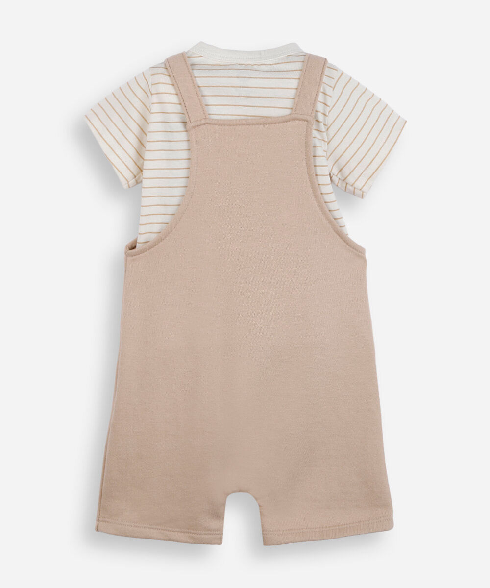 jardineira infantil com camiseta bichinho bege