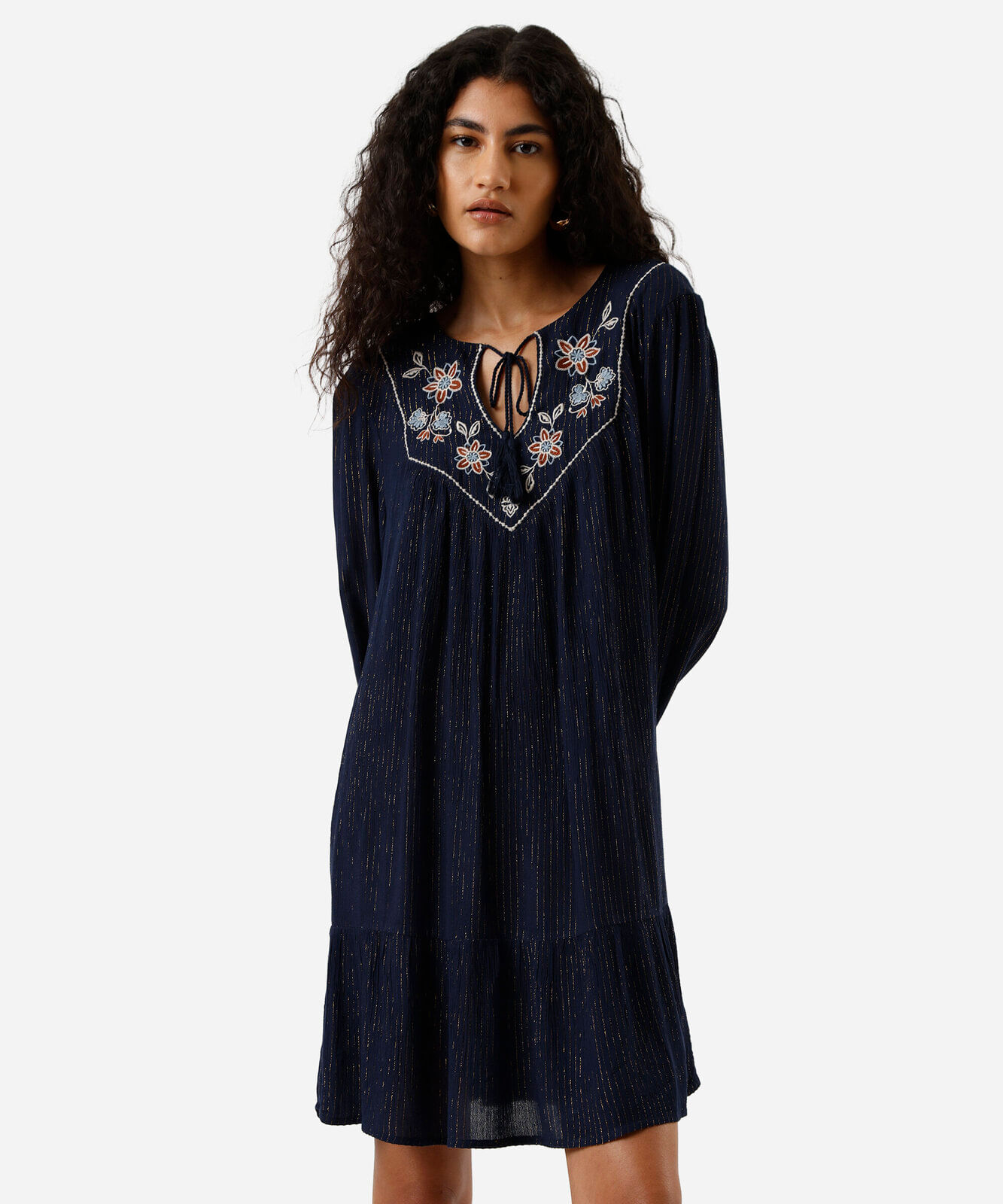 vestido bata curto feminino com lurex e bordado floral azul