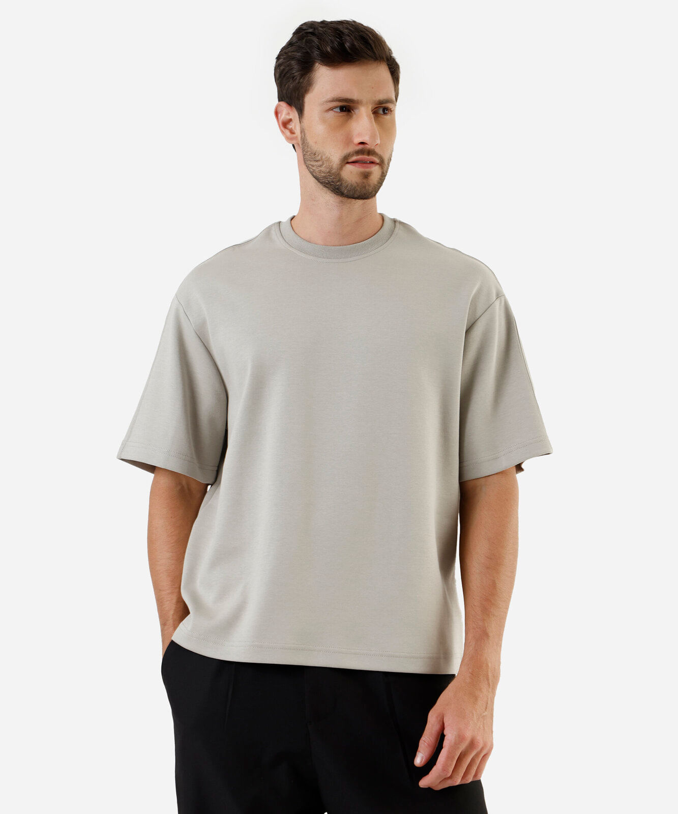 camiseta box fit masculina com algodão e recorte manga curta cinza