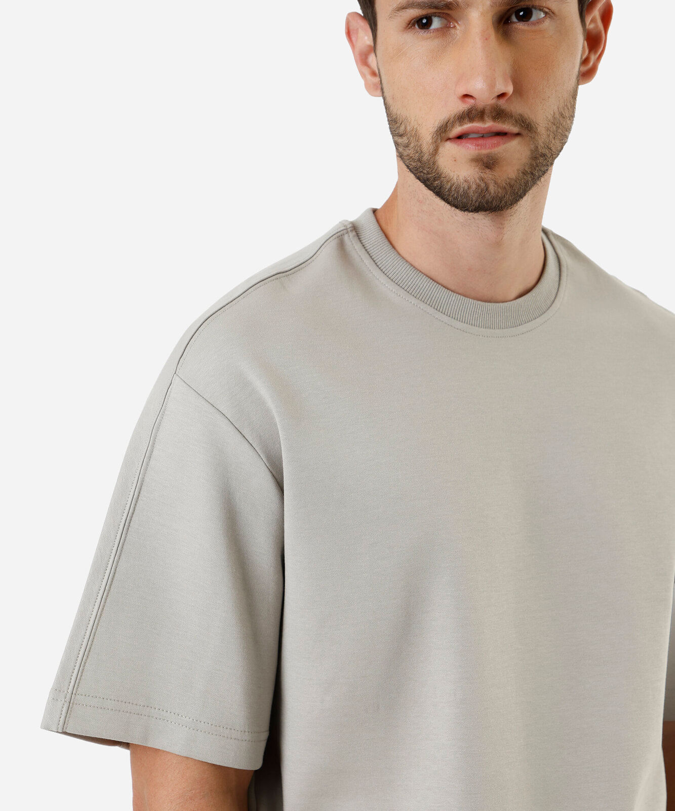 camiseta box fit masculina com algodão e recorte manga curta cinza
