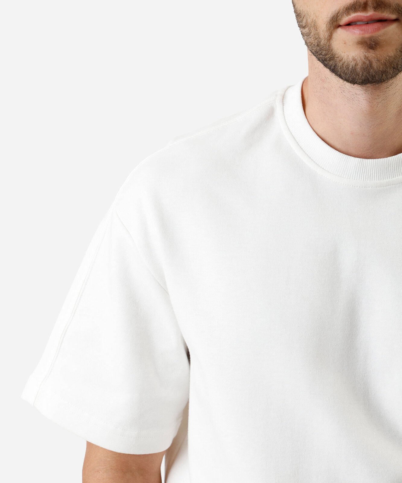 camiseta box fit masculina com algodão e recorte manga curta off white