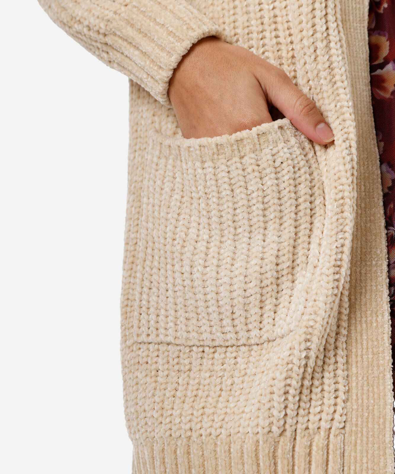 cardigan alongado feminino de tricot chenille com bolsos bege