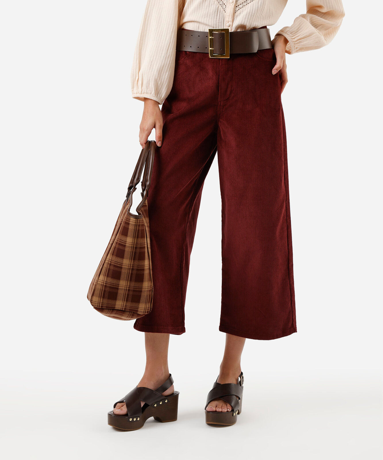 calça wide leg cropped vinho