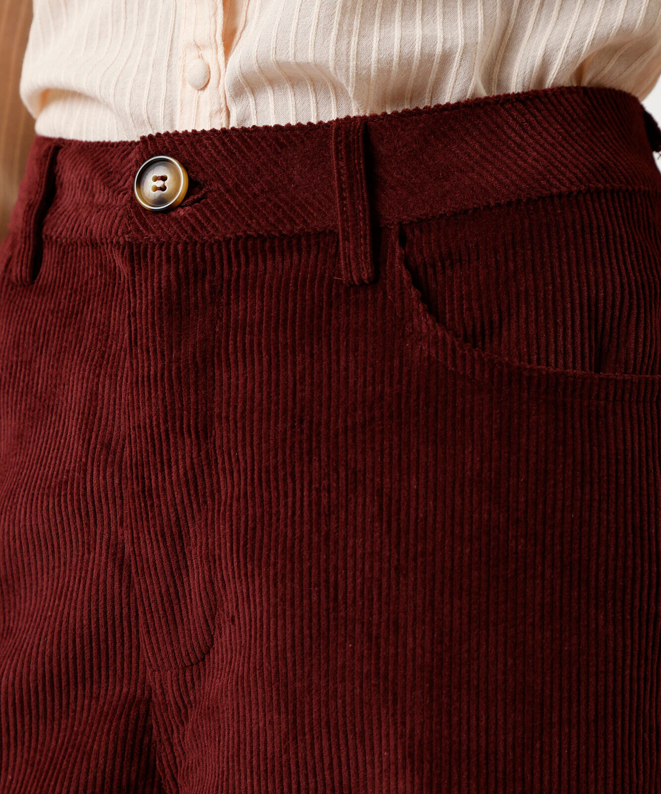 calça wide leg cropped vinho