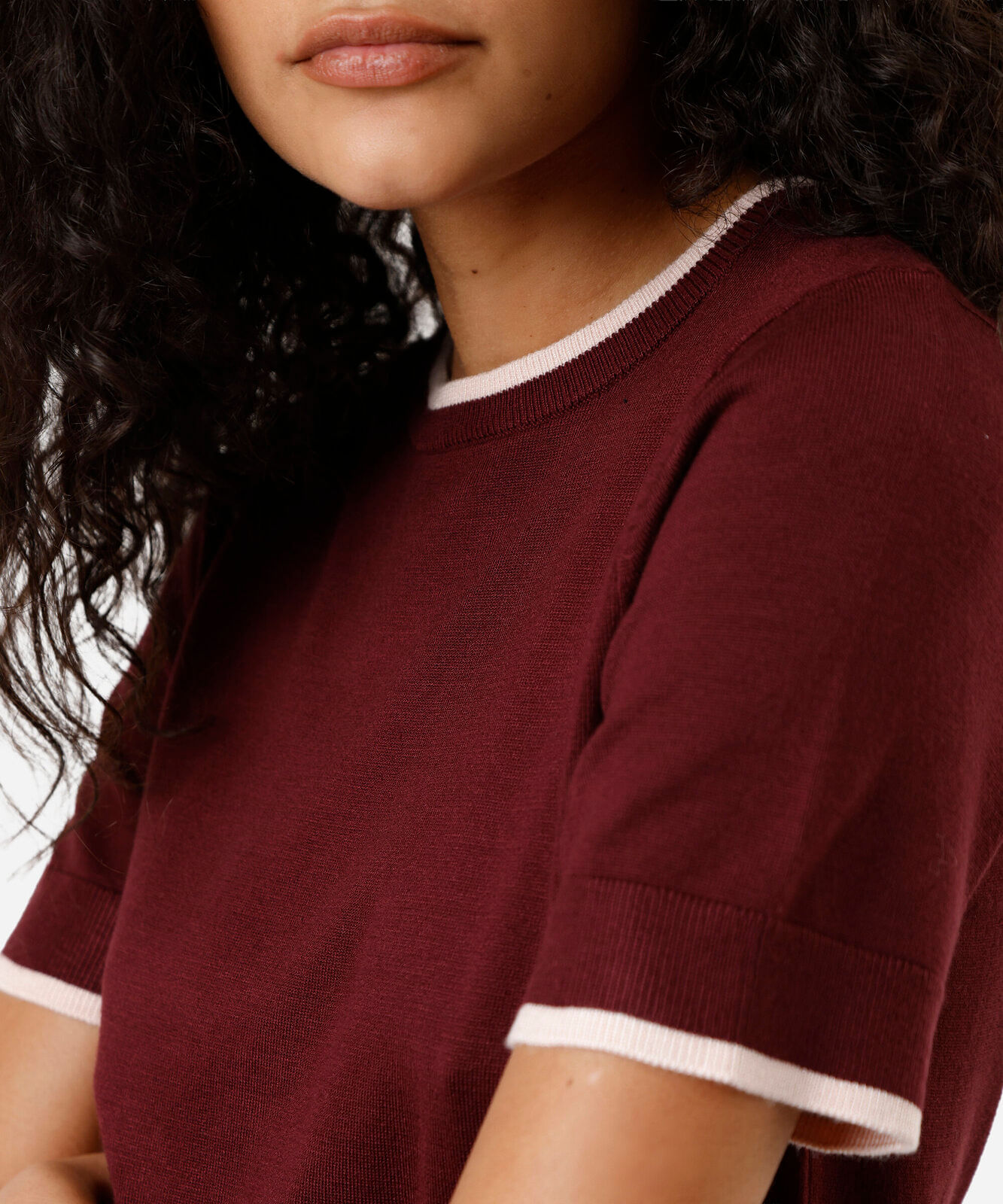 blusa manga curta regular friso contrastante vinho
