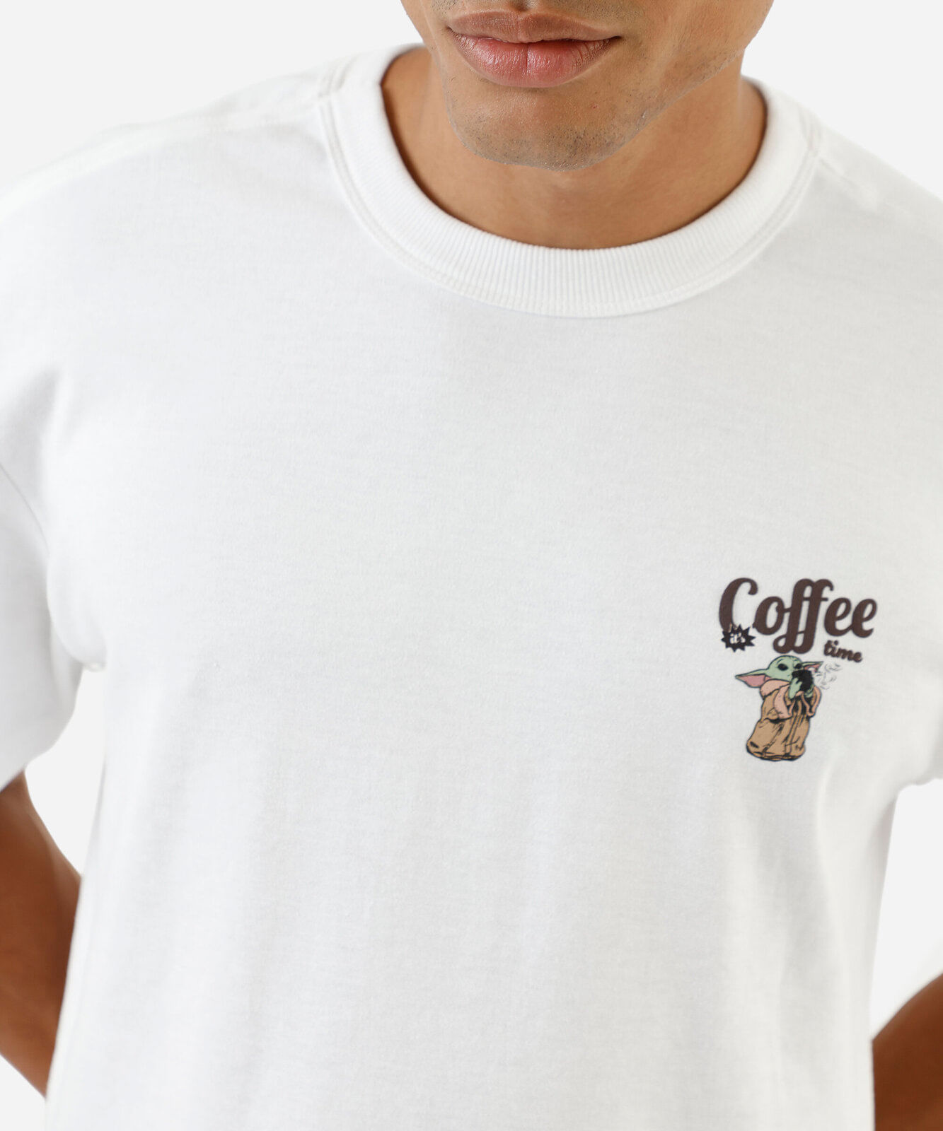 camiseta masculina com algodão baby yoda off white