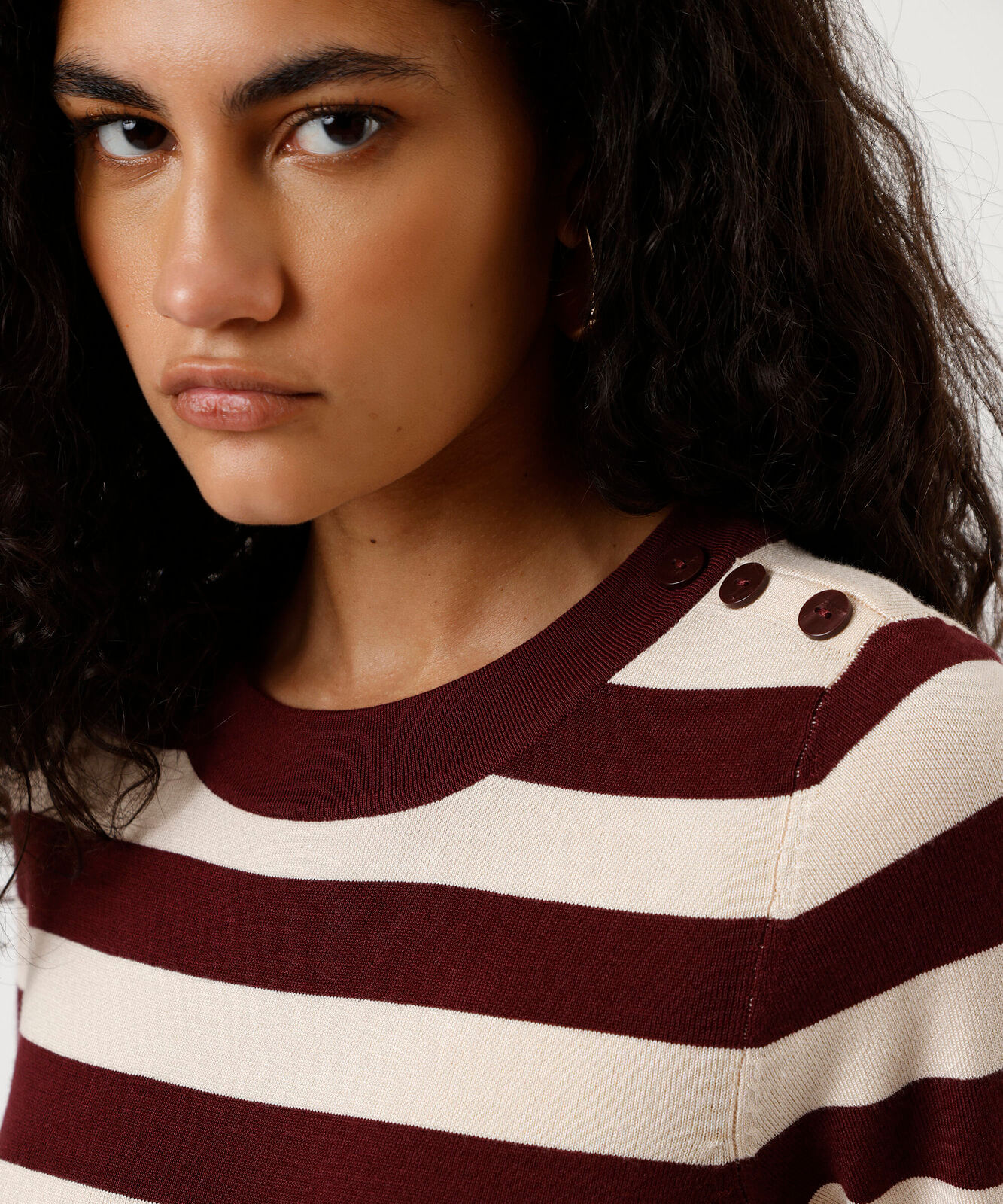 blusa feminina de tricot manga curta listrada vinho