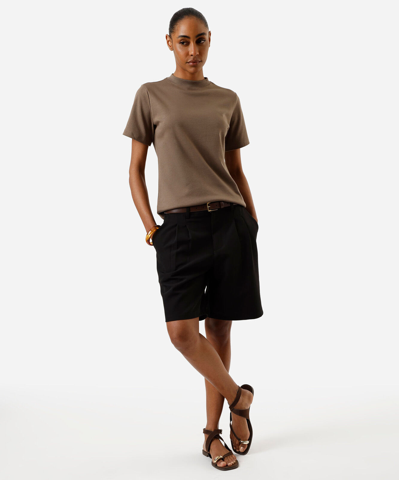 camiseta básica feminina de algodão peruano marrom