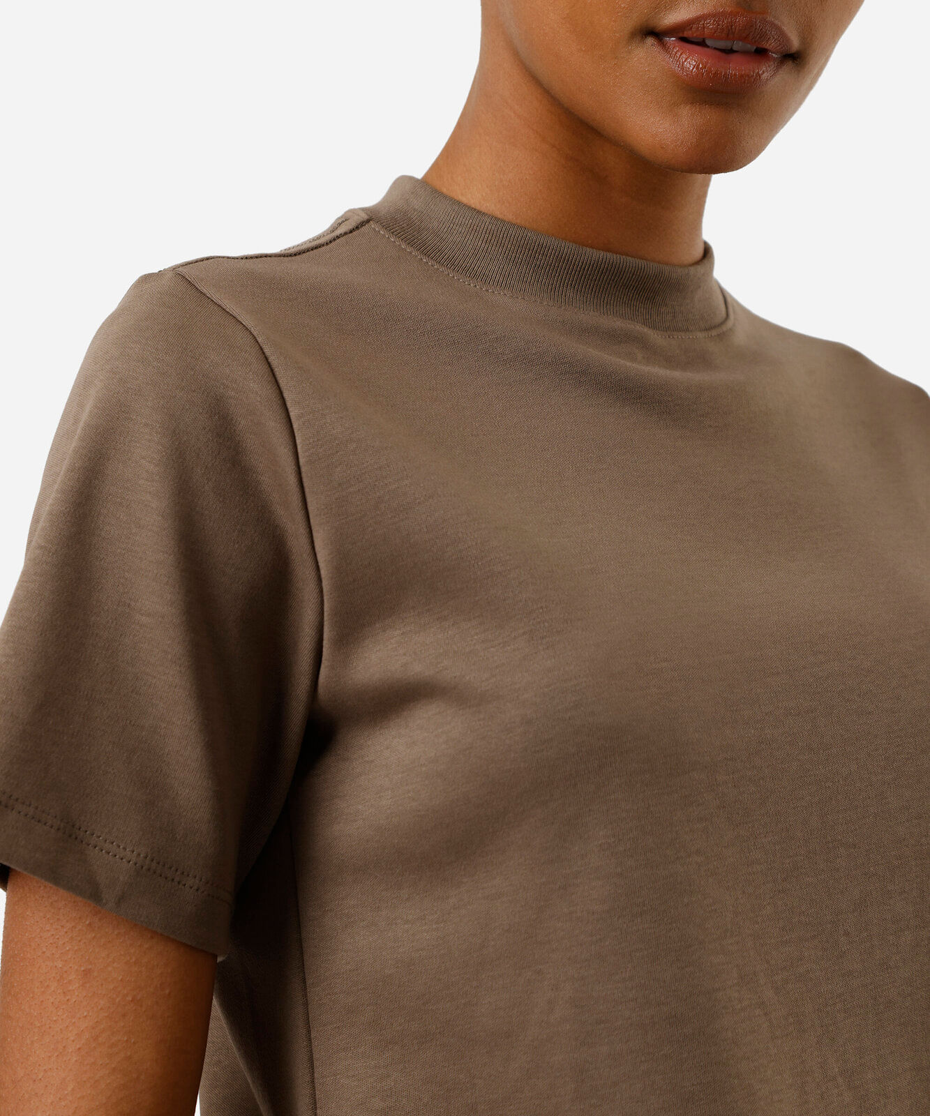 camiseta básica feminina de algodão peruano marrom