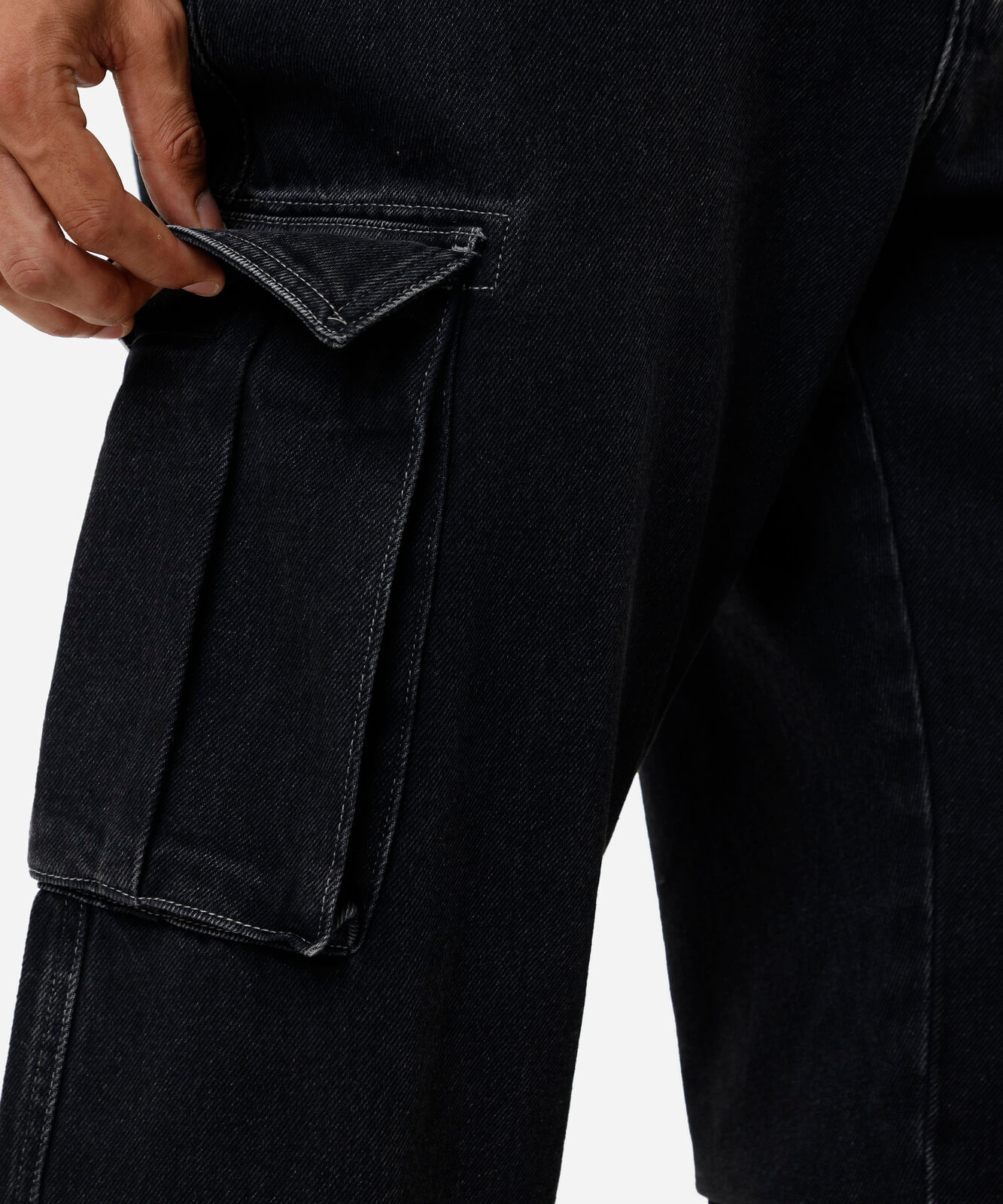 calça jeans wide leg cargo preta