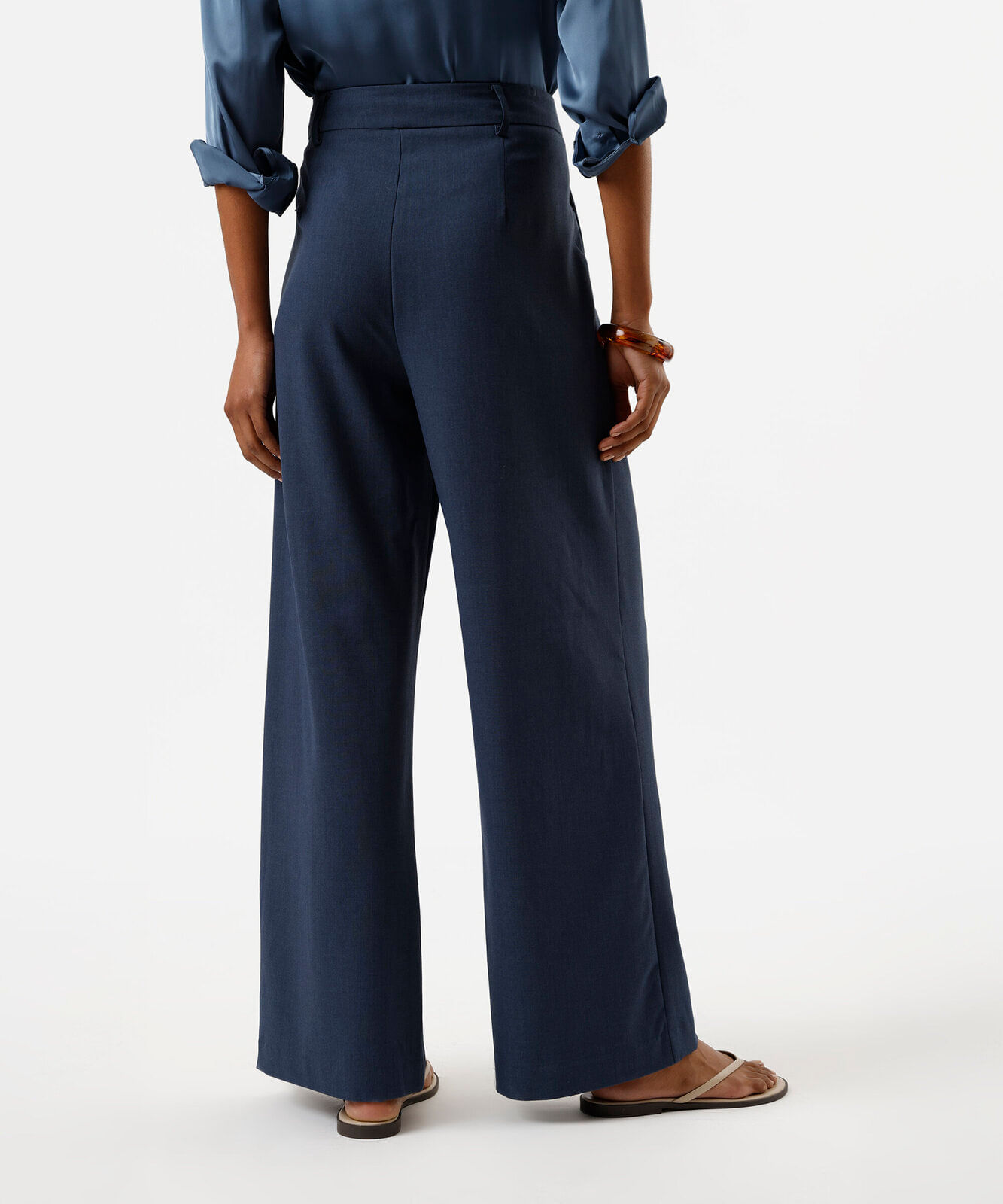 calça de alfaiataria wide leg feminina com pregas azul