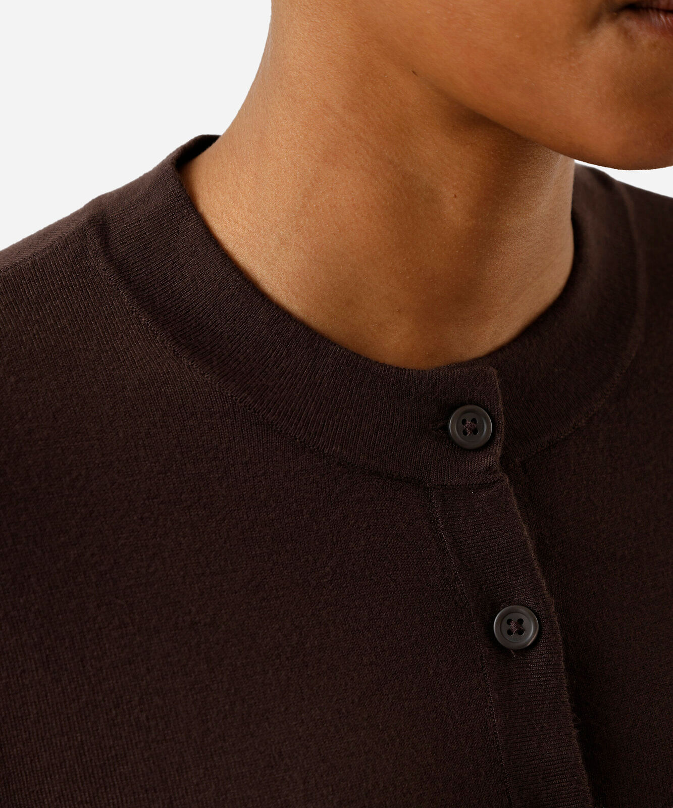 cardigan cropped feminino de tricot marrom