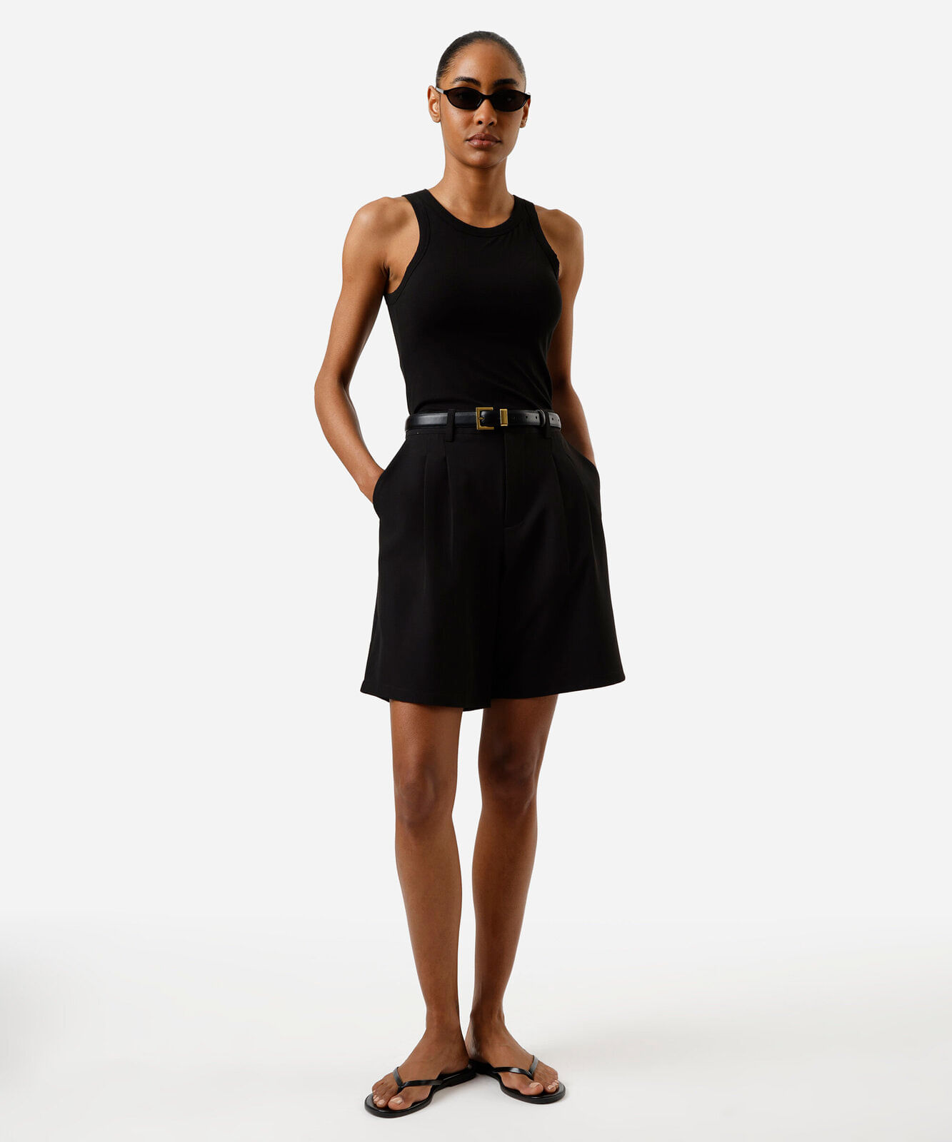 regata feminina cropped com bojo preta