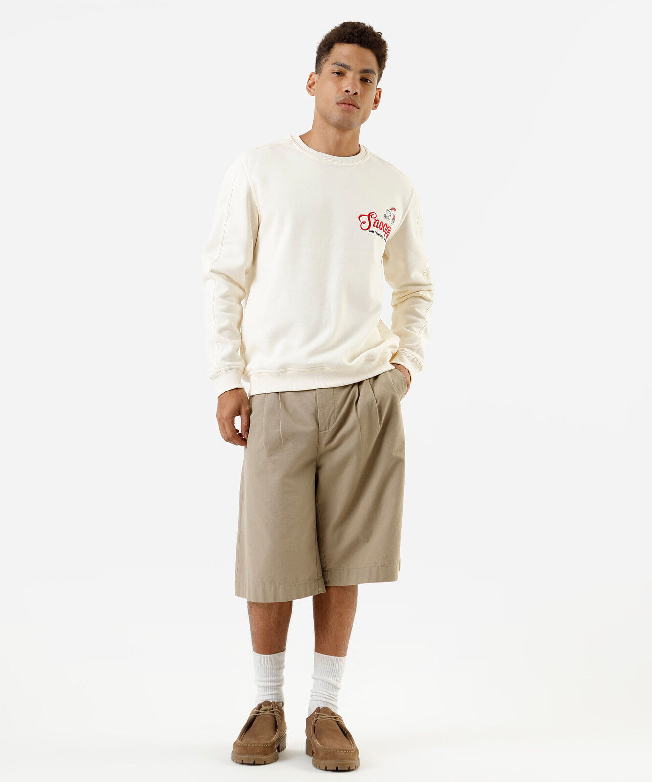 blusão masculino de moletom com borado snoopy off white