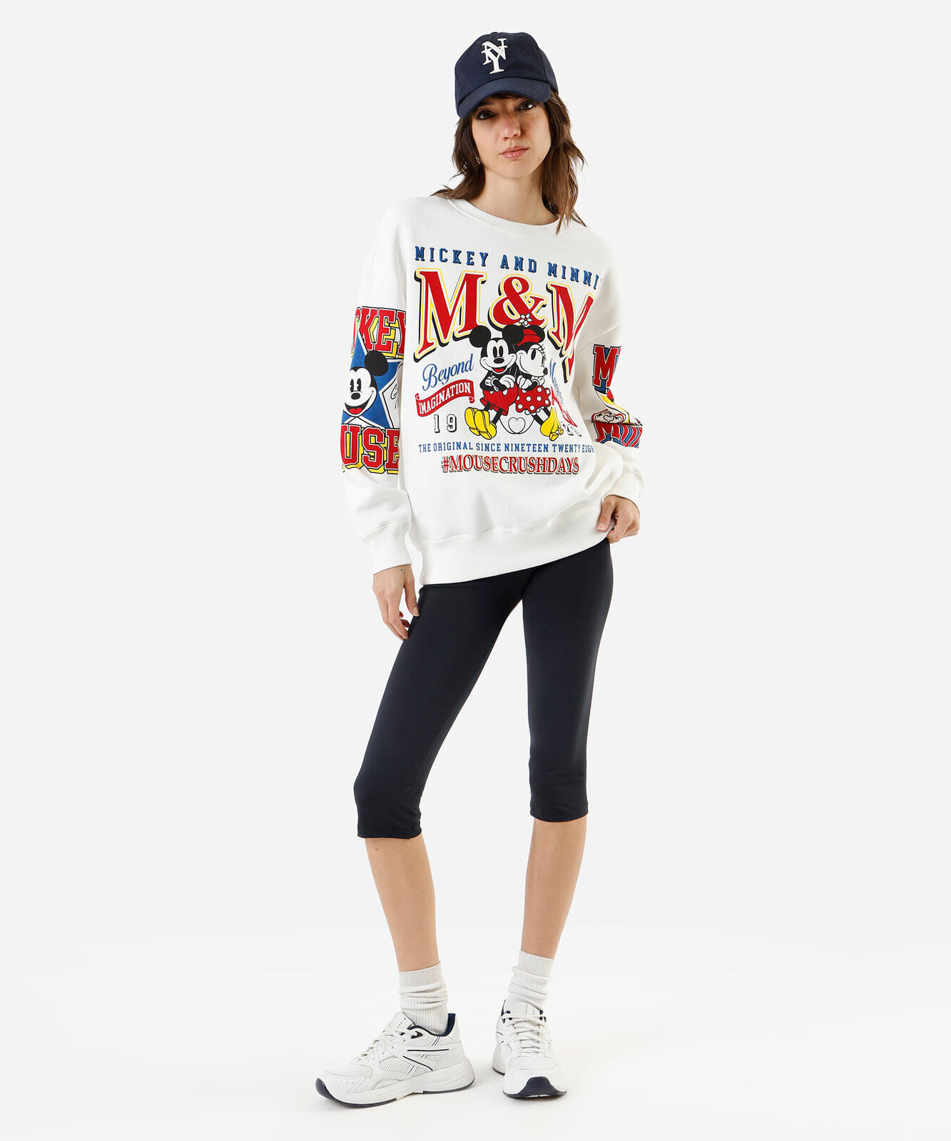 blusão feminino de moletom mickey e minnie off white