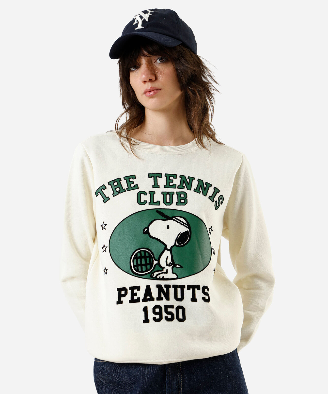 blusão feminino de moletom oversized snoopy bege