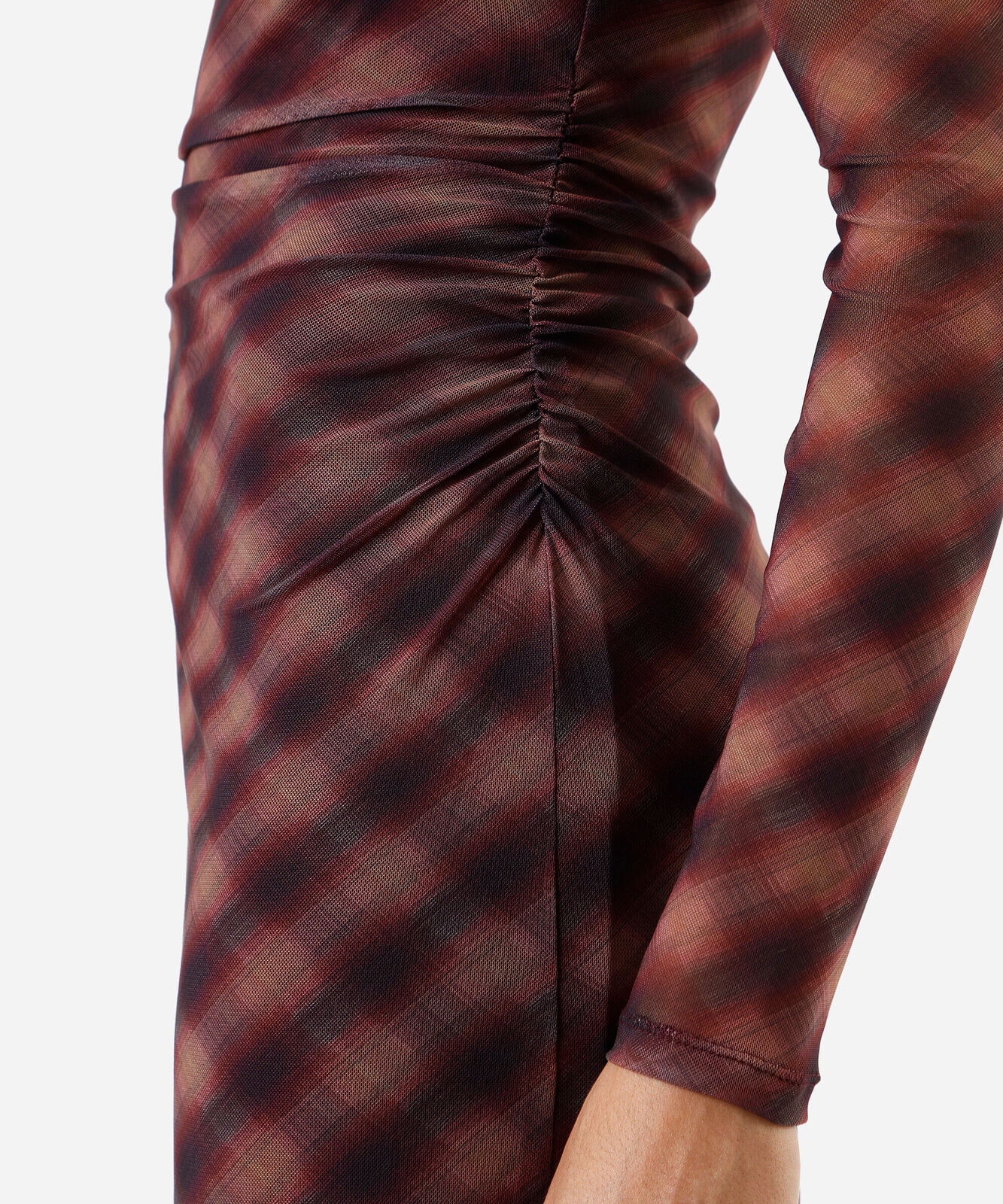 vestido midi feminino de tule franzido xadrez roxo