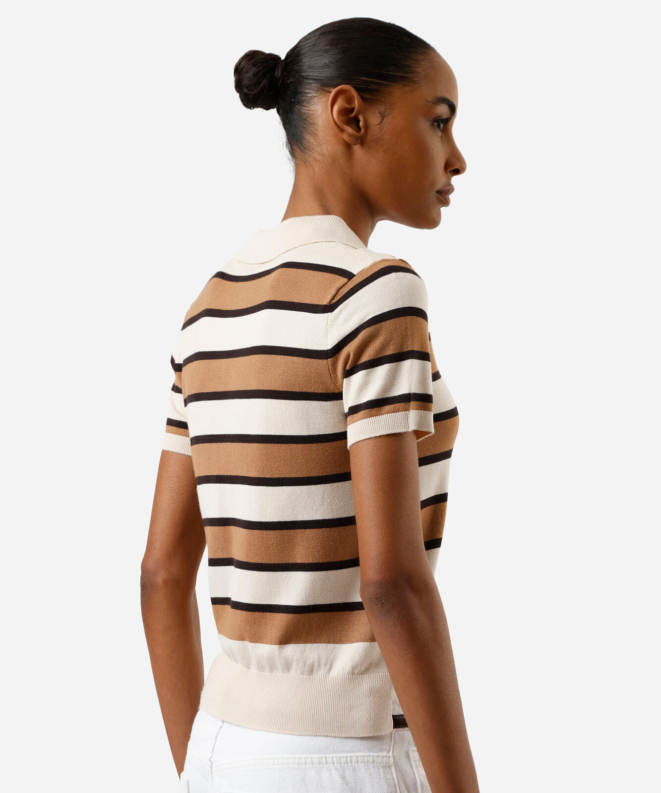 polo feminina de tricot listrada marrom
