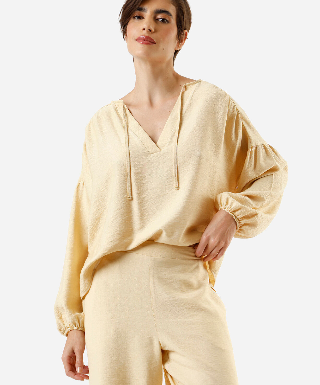 bata feminina com viscose manga longa amarela