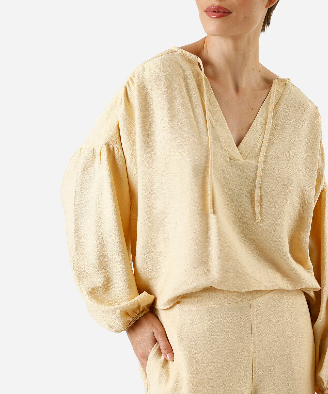 bata feminina com viscose manga longa amarela