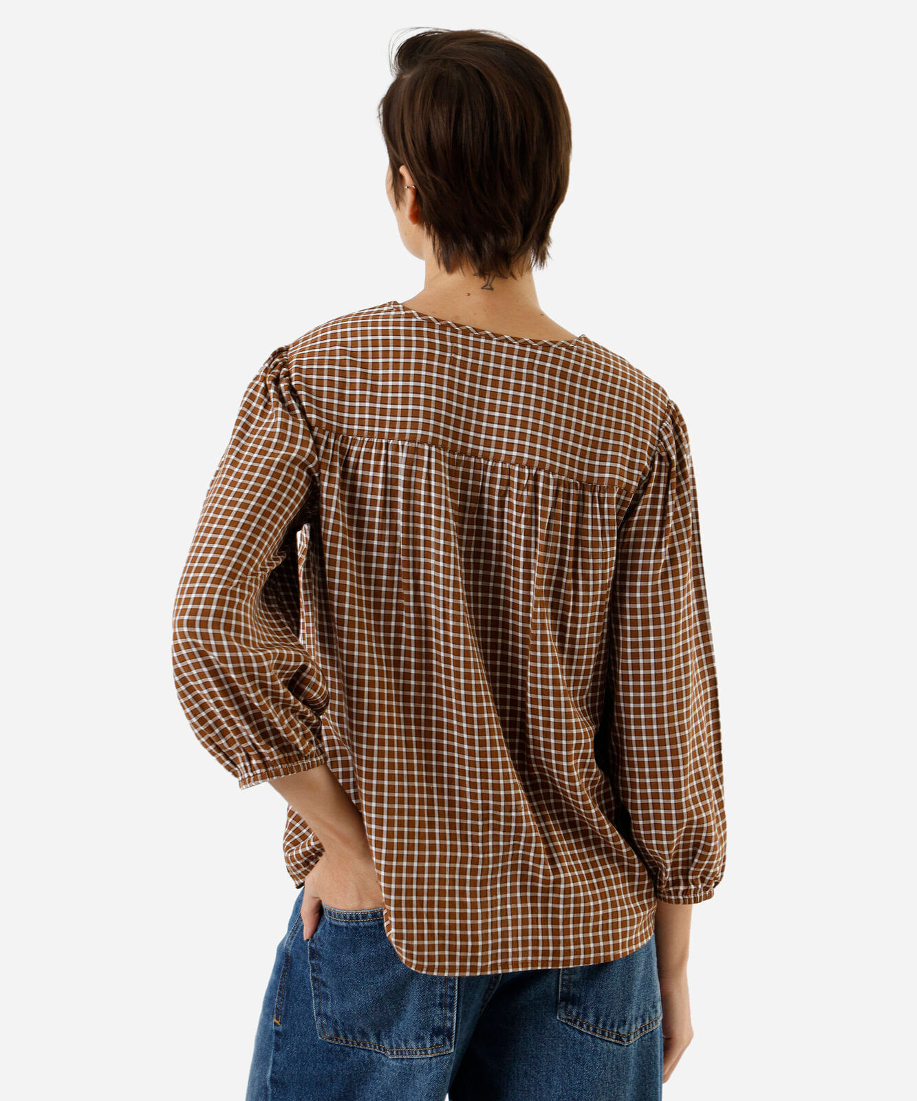 blusa feminina de viscose com renda xadrez marrom