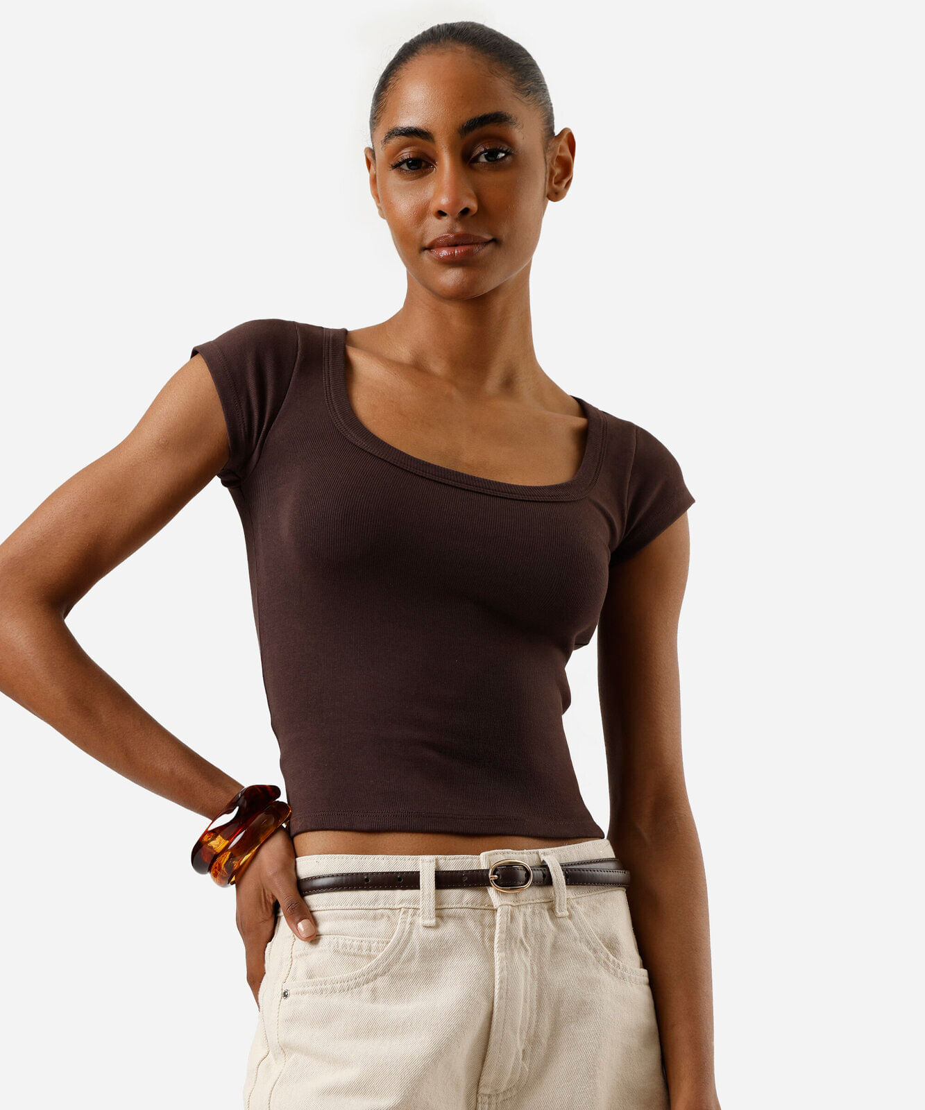 blusa baby look feminina de algodão canelada básica marrom