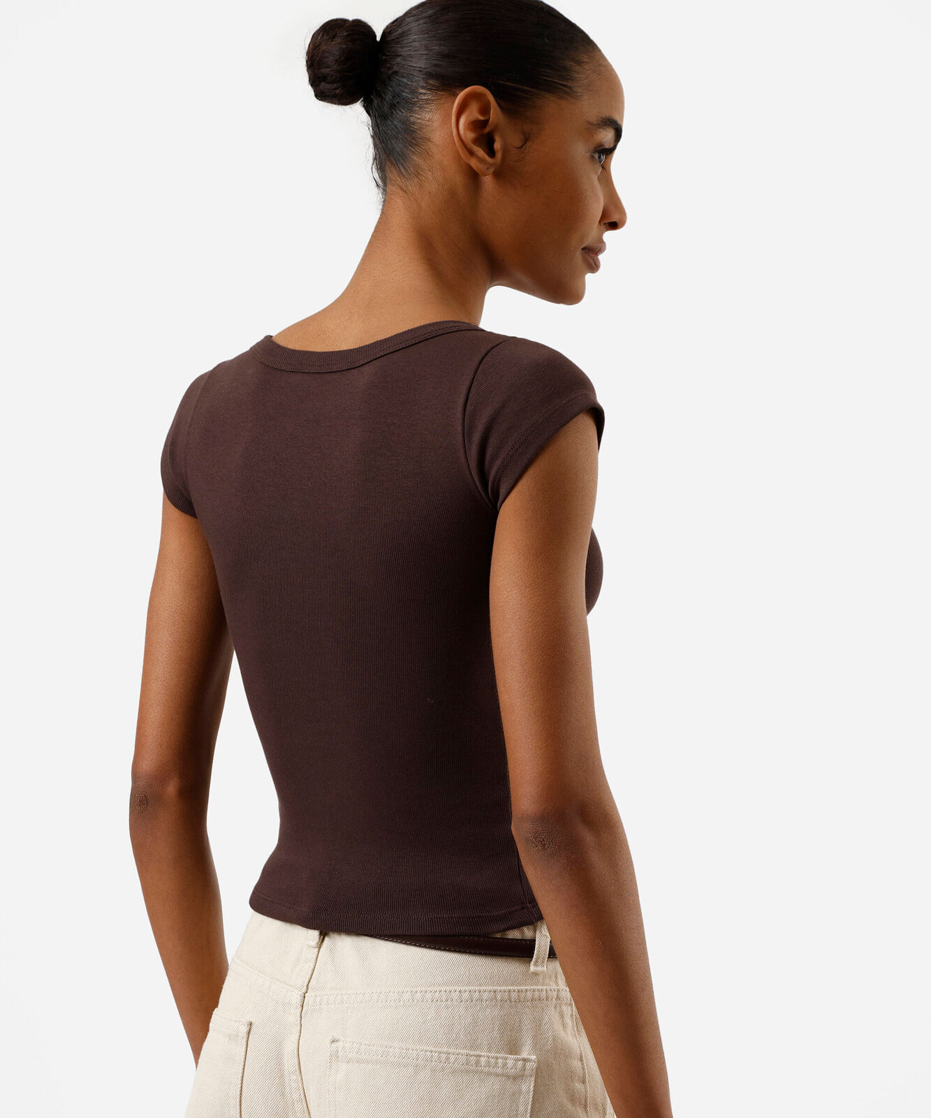 blusa baby look feminina de algodão canelada básica marrom